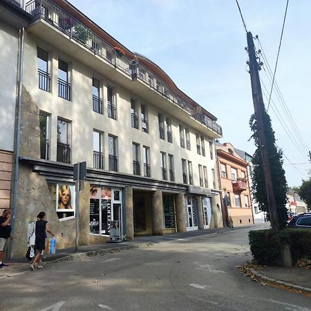 Room In The City 2 Sopron Esterno foto